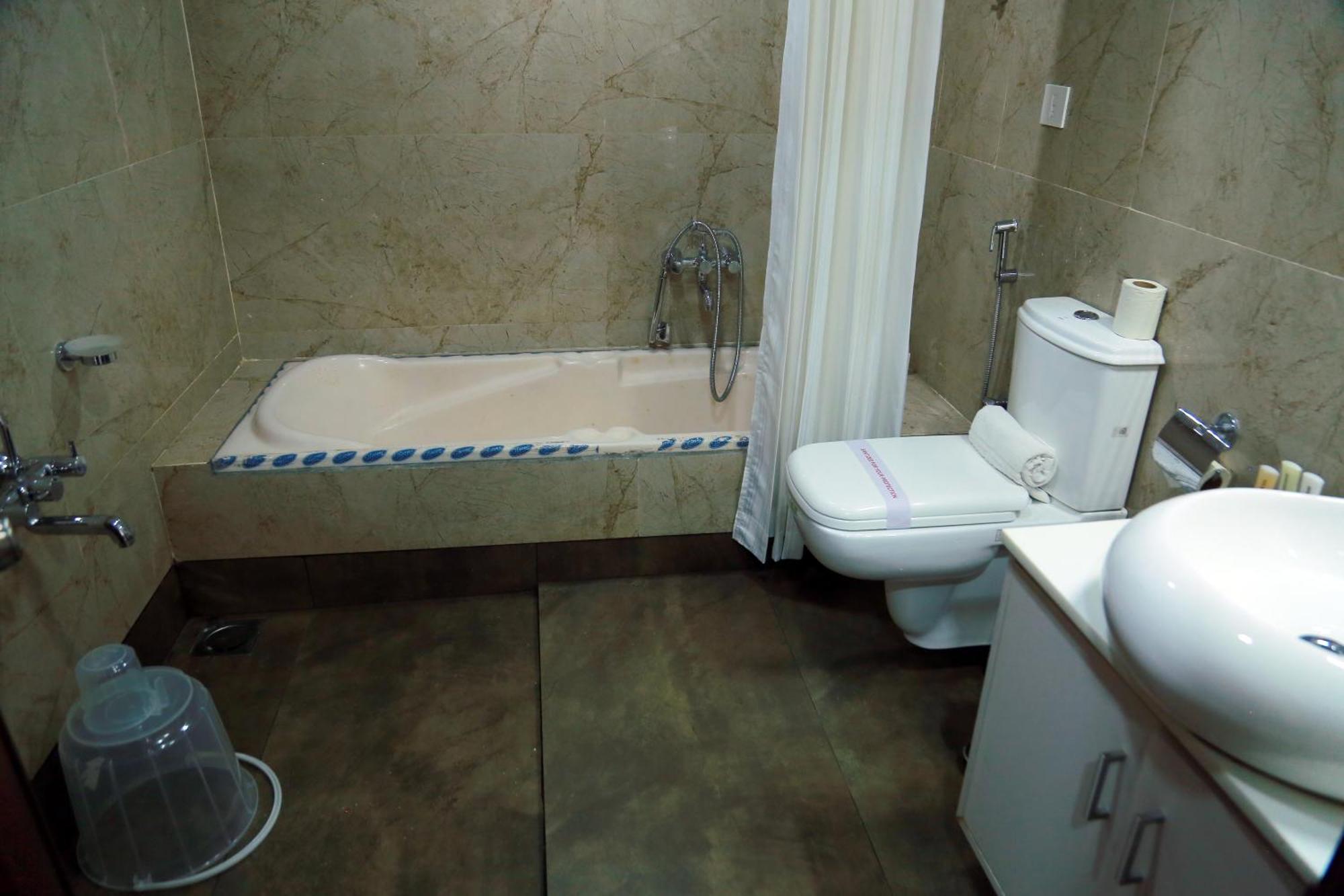 Hotel Savera Park Thrissur Zewnętrze zdjęcie