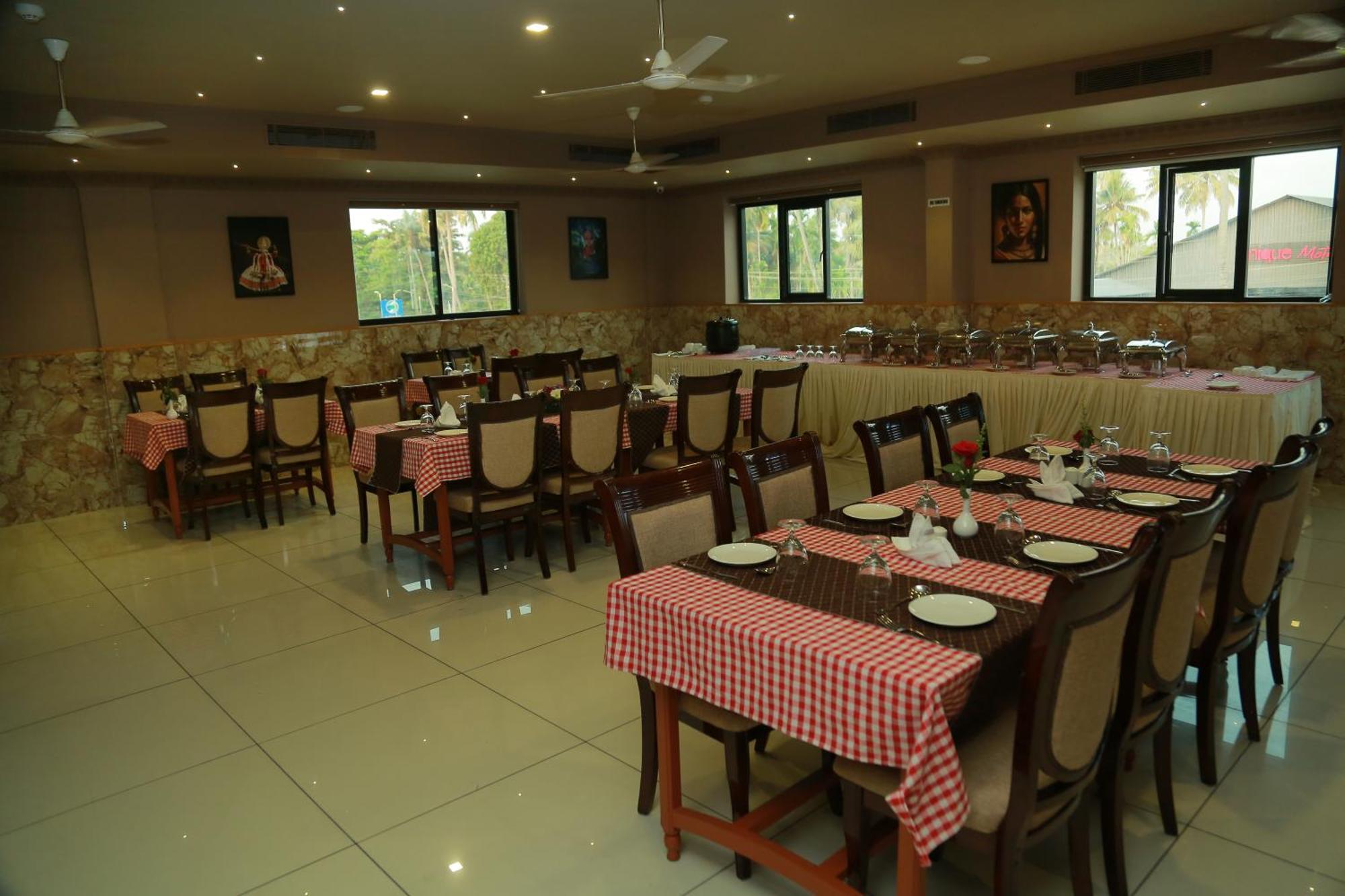 Hotel Savera Park Thrissur Zewnętrze zdjęcie