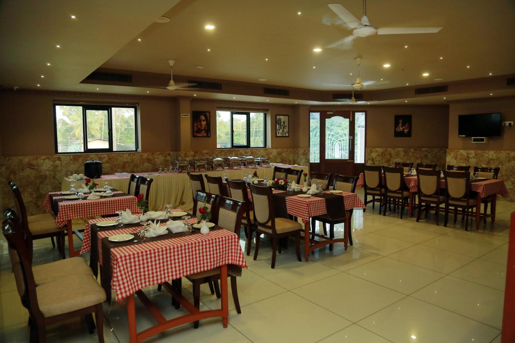 Hotel Savera Park Thrissur Zewnętrze zdjęcie