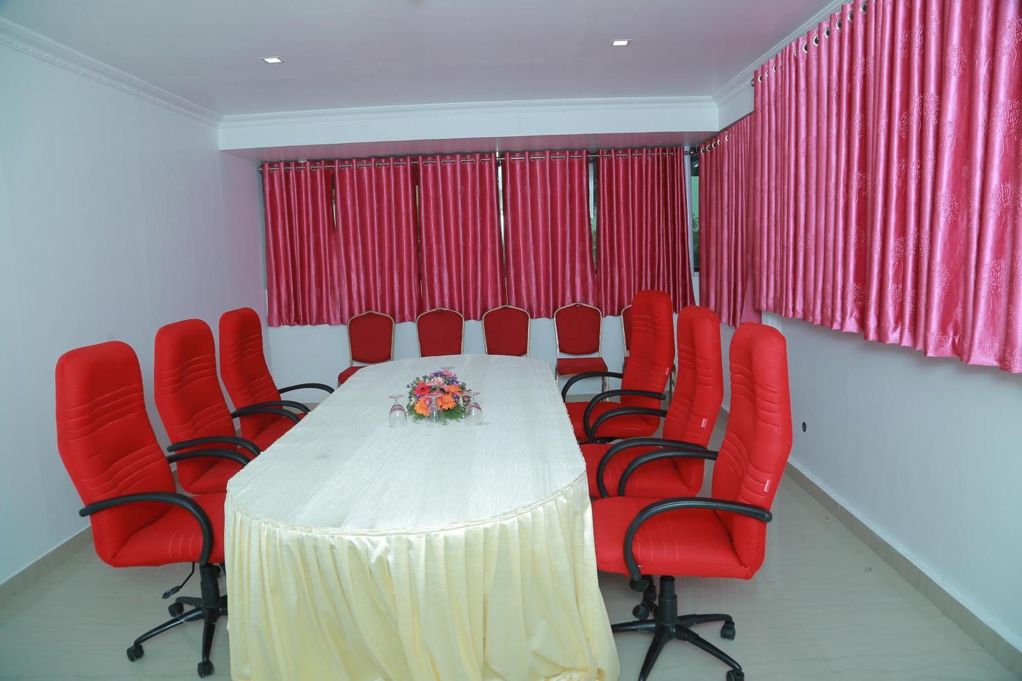 Hotel Savera Park Thrissur Zewnętrze zdjęcie