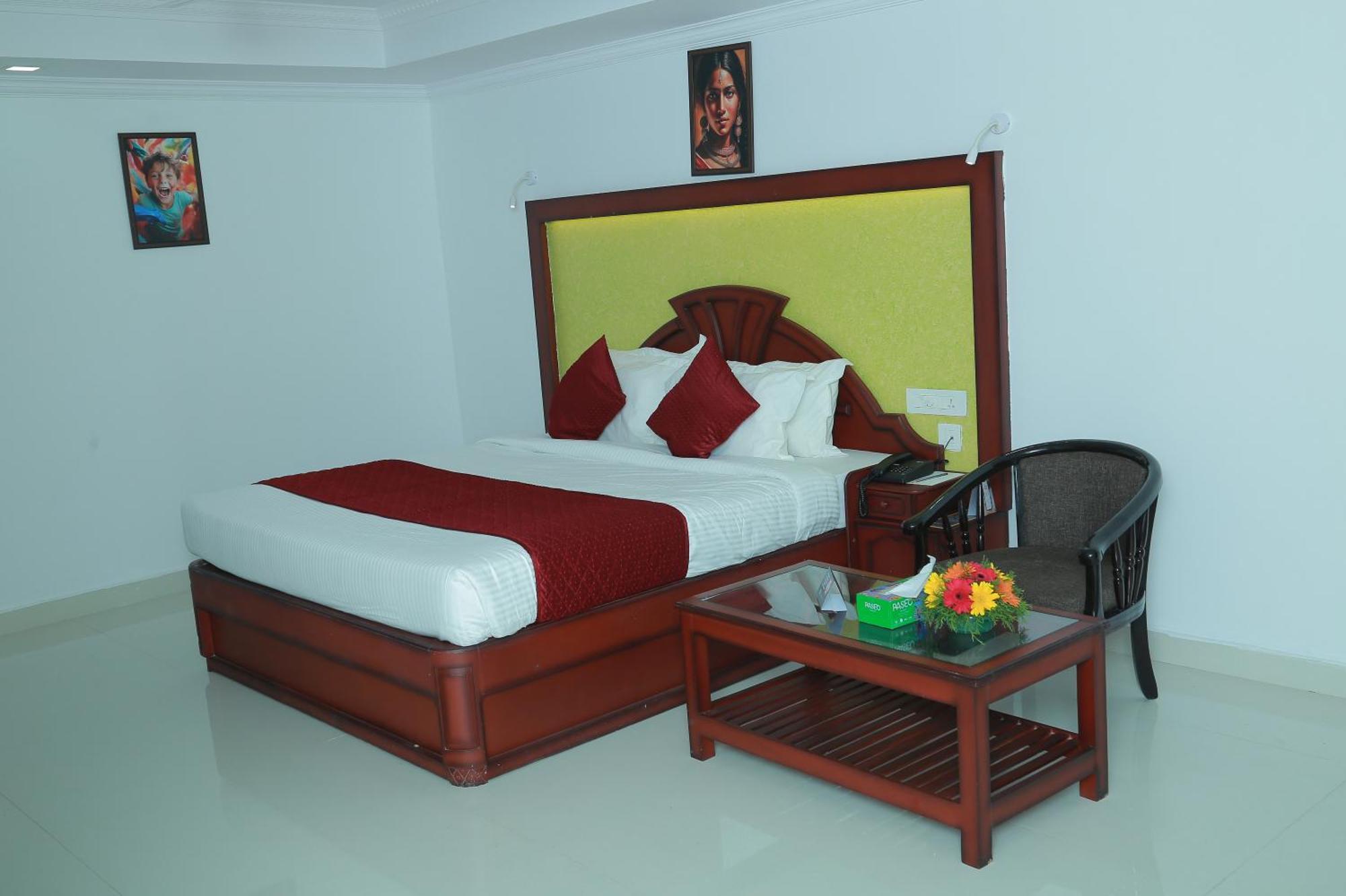 Hotel Savera Park Thrissur Zewnętrze zdjęcie