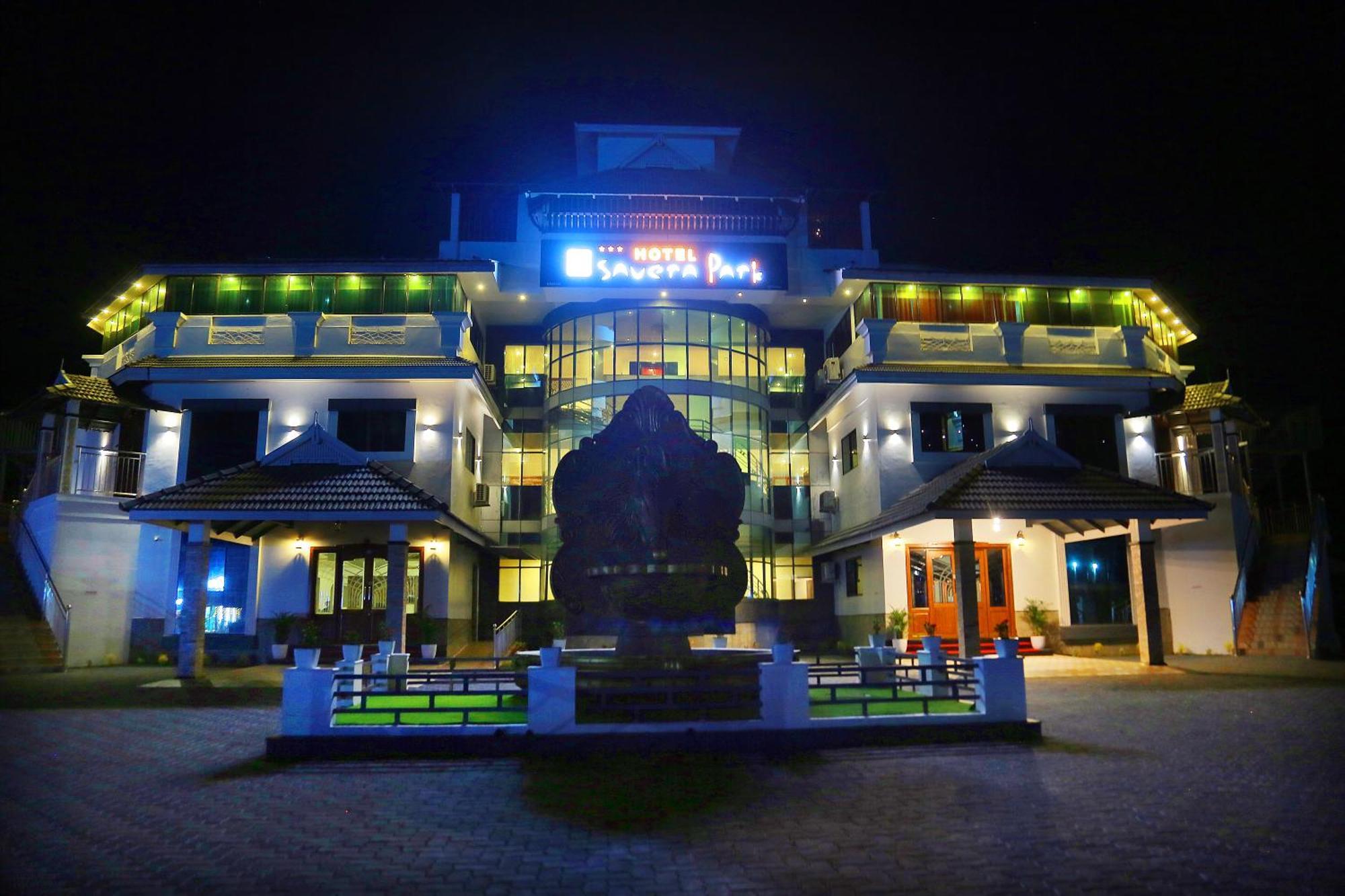 Hotel Savera Park Thrissur Zewnętrze zdjęcie